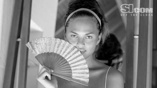 10_christine-teigen_offtheclock_01.jpg
